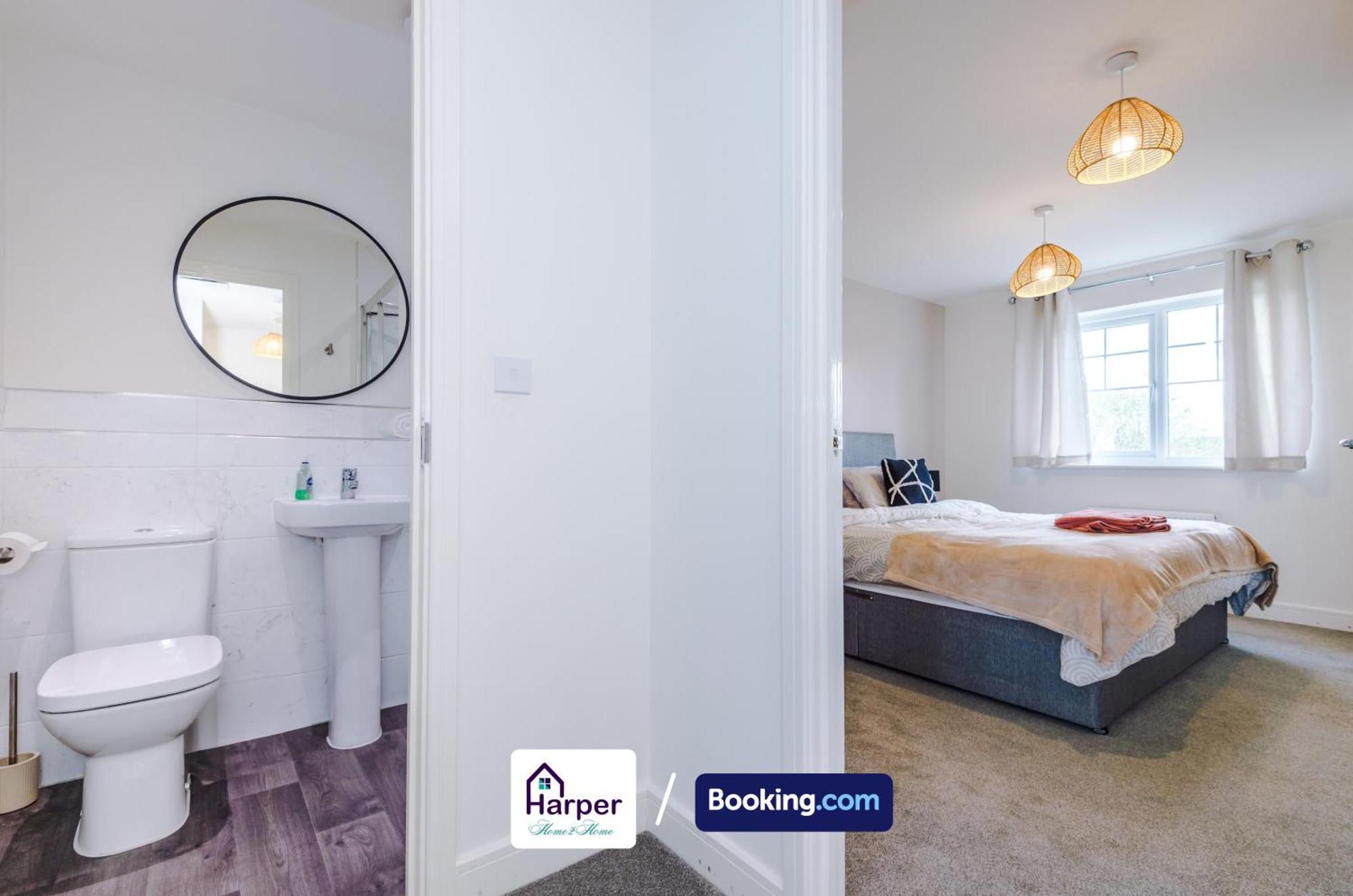 Prime Location 3 Storey By Harperletting Short Lets & Serviced Accommodation Chester With Driveway Long Or Short Stays Hough Green Екстериор снимка