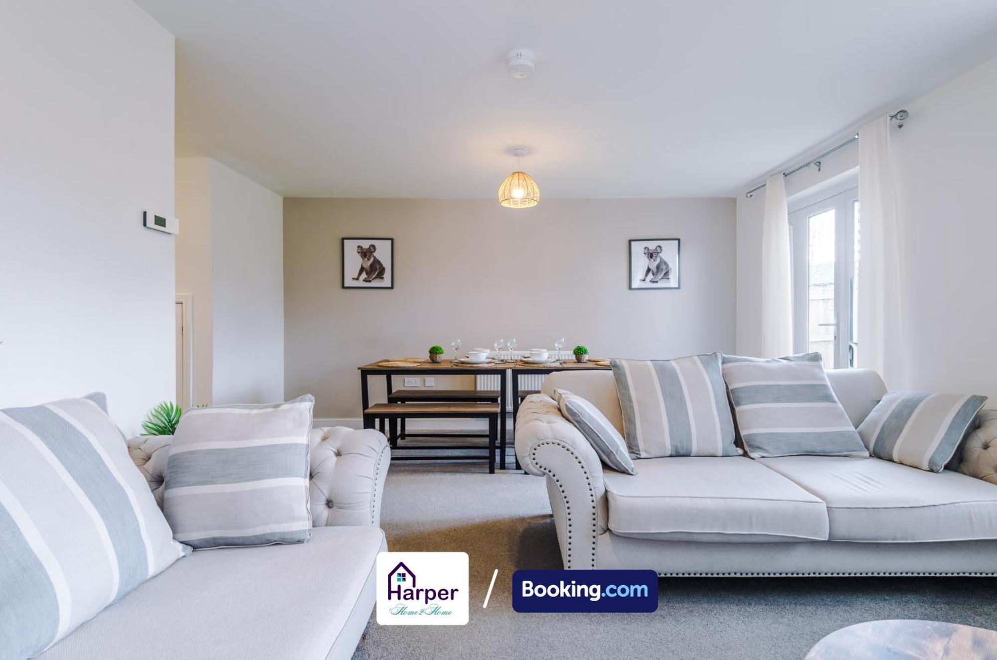 Prime Location 3 Storey By Harperletting Short Lets & Serviced Accommodation Chester With Driveway Long Or Short Stays Hough Green Екстериор снимка