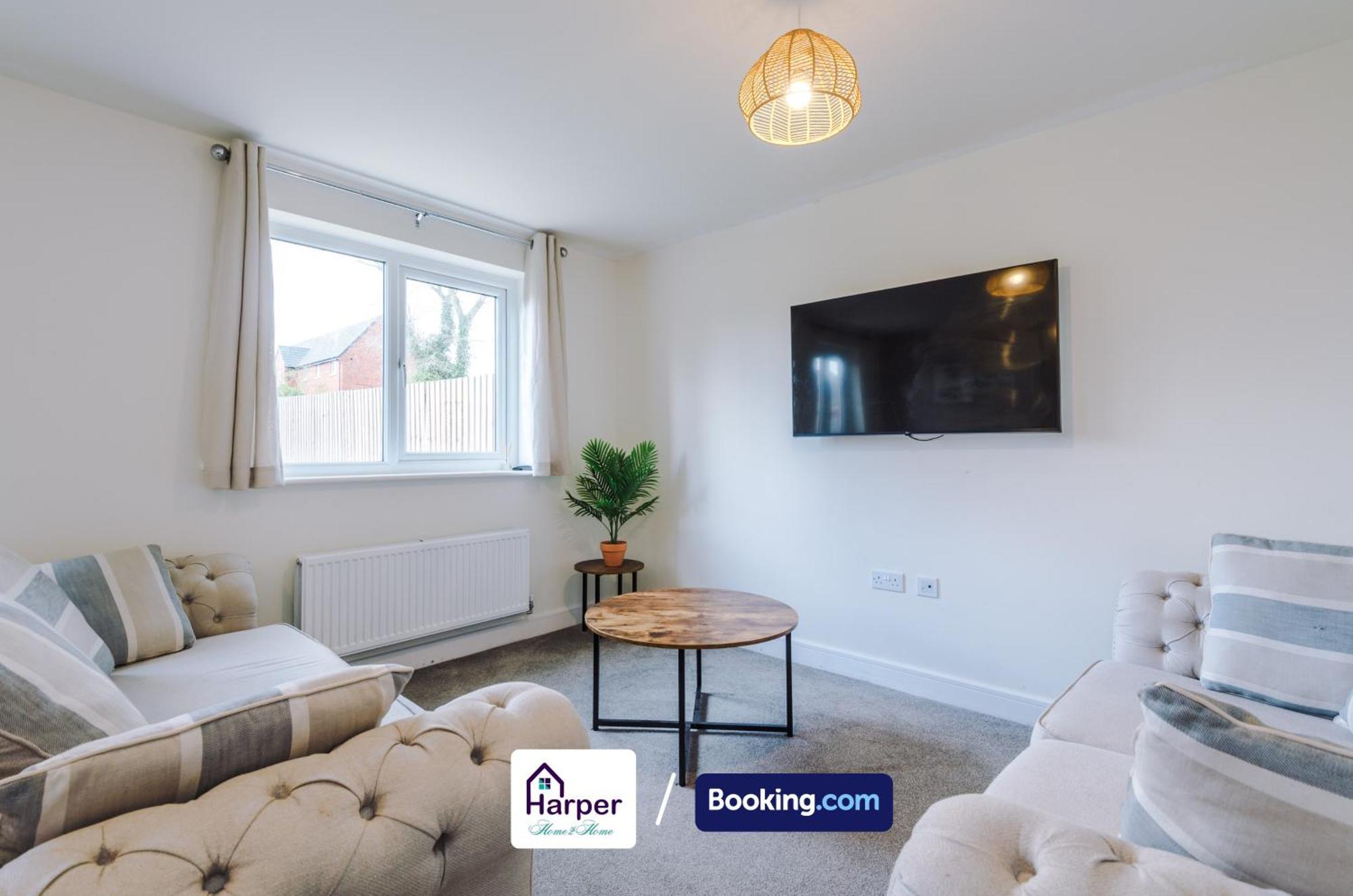 Prime Location 3 Storey By Harperletting Short Lets & Serviced Accommodation Chester With Driveway Long Or Short Stays Hough Green Екстериор снимка