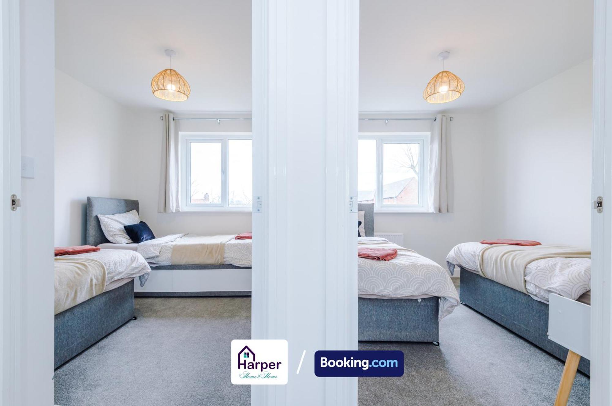 Prime Location 3 Storey By Harperletting Short Lets & Serviced Accommodation Chester With Driveway Long Or Short Stays Hough Green Екстериор снимка